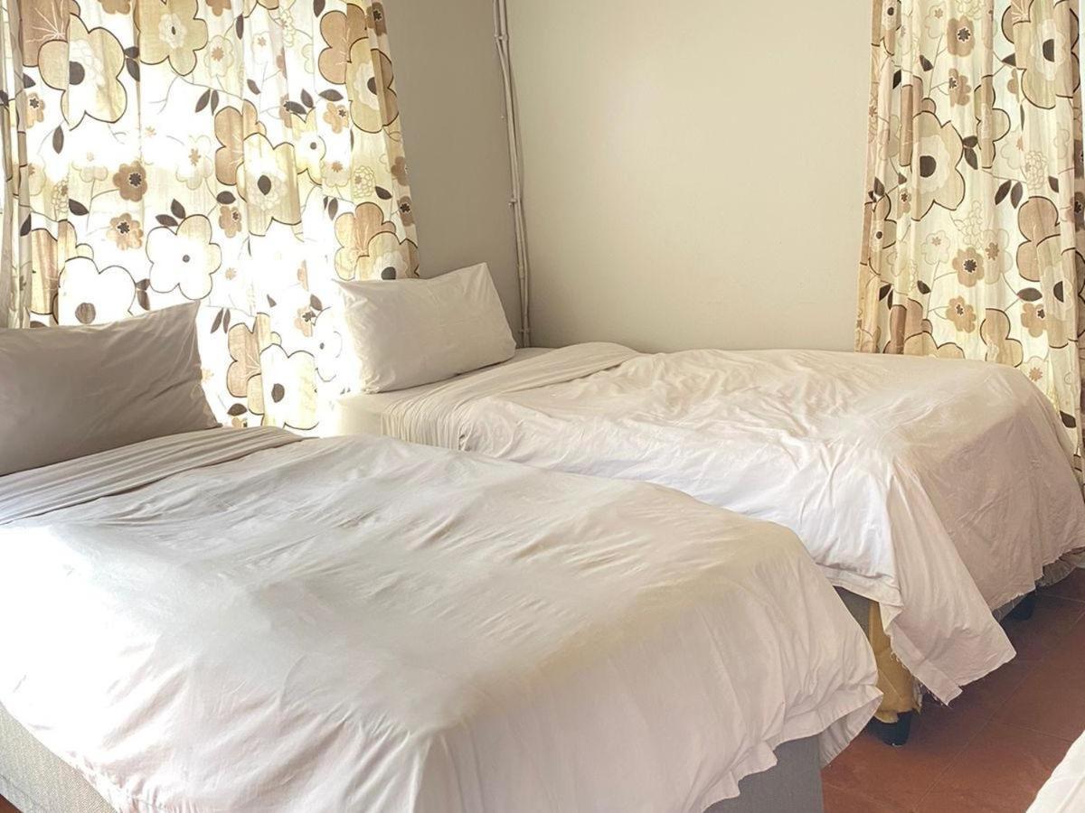 Bentley Backpackers Albergue *
